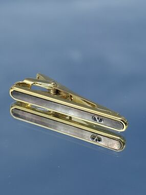 Vintage Valentino Garavani VLogo Tie Clip Gray Mother of Pearl Gold Tone Bar